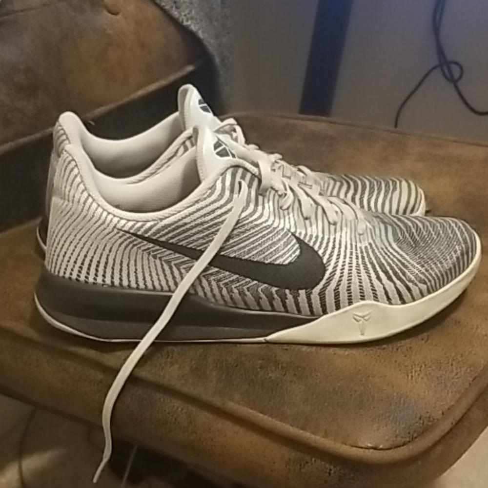 Kobe Mentality II Cool Grey